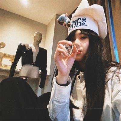 最近，妹妹的样子有点怪